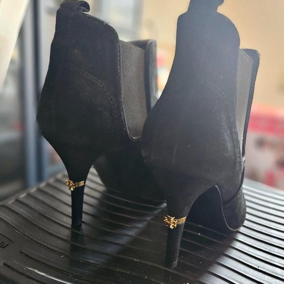 NWOB Tory Burch Bernice Suede Ankle Boots Stiletto 8.5 New - Picture 2 of 3